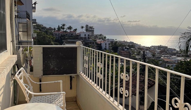 Cozy 1-bedroom apartment near malecón in Puerto Vallarta with ocean view