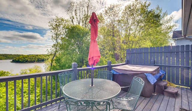 Cozy Cottage in Taylorsville: Hot Tub & Lake Views in Taylorsville