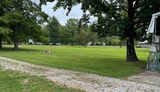 Cozy country setting minutes from Rend Lake in Benton