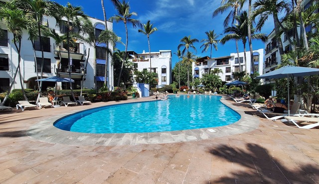 Cozy PH Studio with kitchenette AC/WIFI Jacuzzi tub in charming Puerto Vallarta