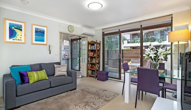 Crows Nest- CN016 Brook Street - Ground Floor 1BR with Patio Pool Near Crows Nest Dining Hub in Crows Nest