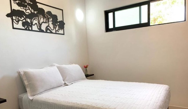 Downtown Fully Equipped Minimalist Loft
