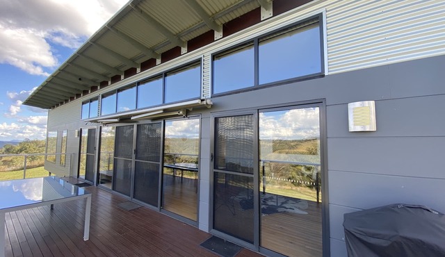 Eco Friendly Luxury Mountain Retreat in South Bowenfels