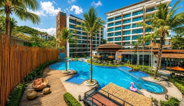 Elegant 1BR Resort/Pool/Gym Kid Playroom C202v in Karon