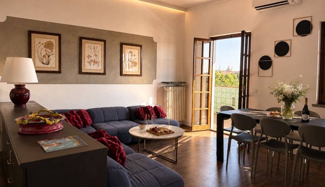 Elegant 4-Bedroom Penthouse with an Elevator and 2 Parking Spaces in Florence in Florence