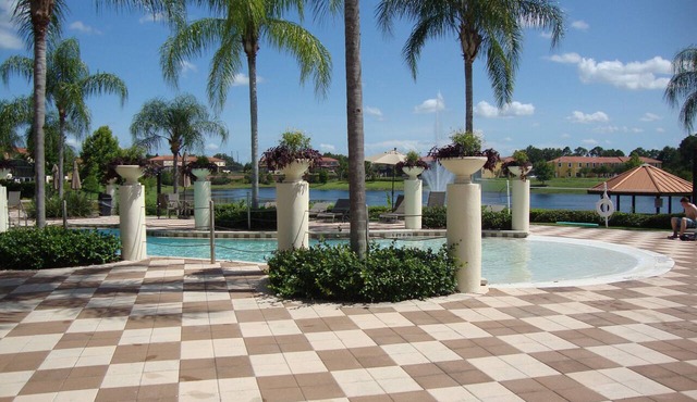 Elegant, Spacious Townhome within 4 Miles to Walt Disney World in Kissimmee