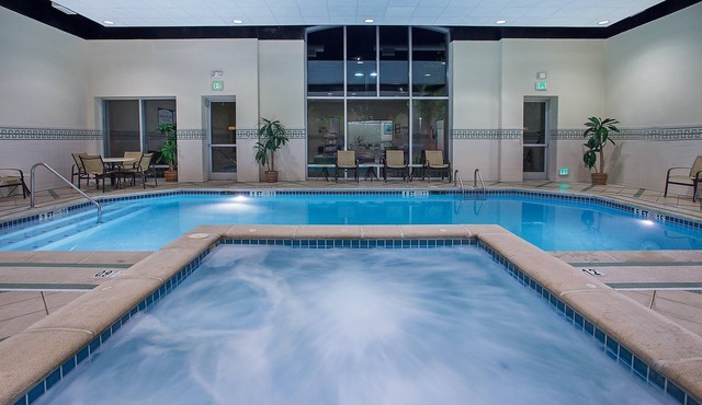 Equipped Suite in Downtown Chattanooga | Free Breakfast + Hot Tub Access in Chattanooga