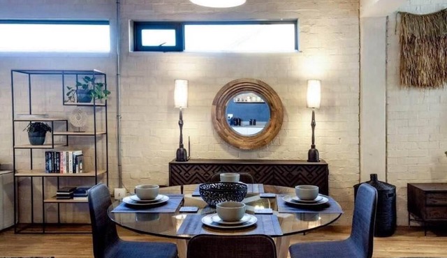 Executive Studio + Free Parking + Street Art Murals near Woodstock Craft Markets in Cape Town