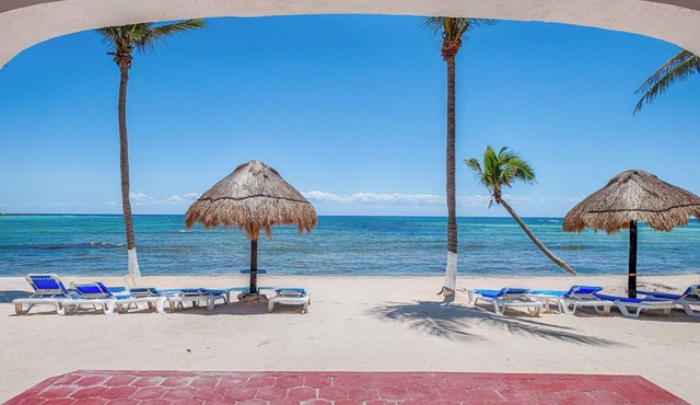 Ground Floor Beachfront 2 BR 2 BA condo with Wifi and AC in Akumal