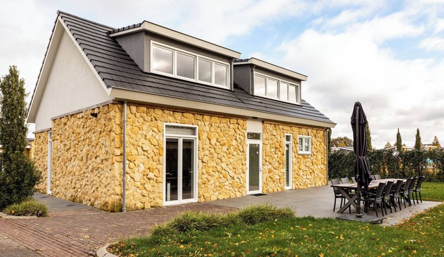 Group accommodation 12+3 in Valkenburg