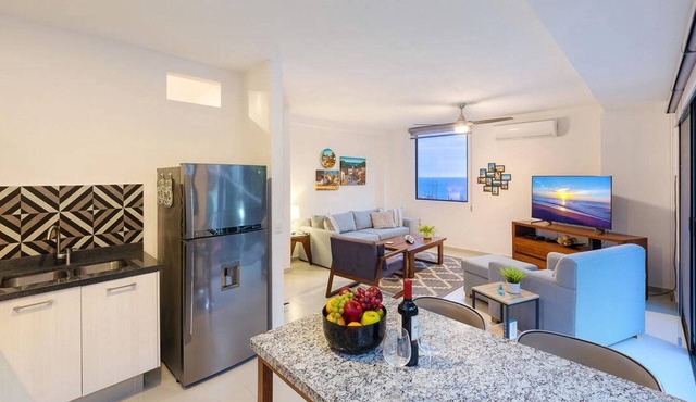 Hilltop Hideaway with Rooftop Dipping Pool – Walk to Beach & Malecón!