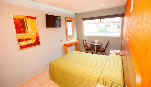 Hotel Lira - Solo Adultos in Mexico City