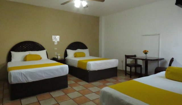Hotel Los Girasoles