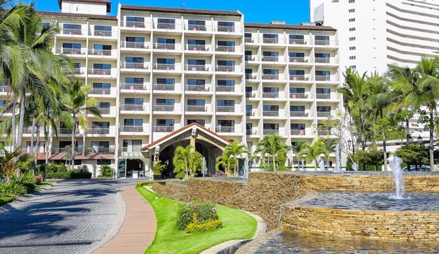 hotel suite in amazing Puerto Vallarta with AC, WiFi, fitness room