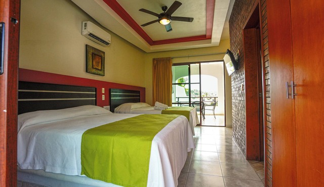 Hotel y Suites Los Encantos