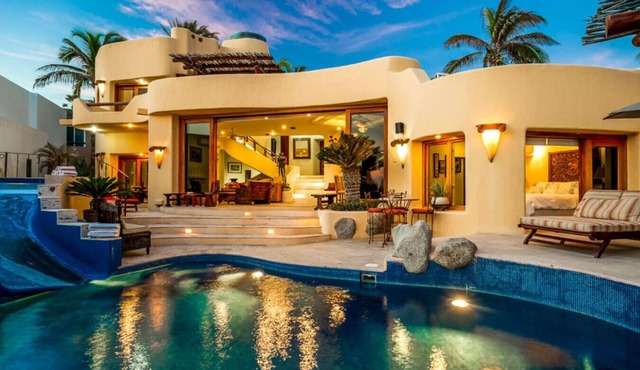 Jimmy Page Villa: Relaxed Luxury with Arch Views. in Cabo San Lucas
