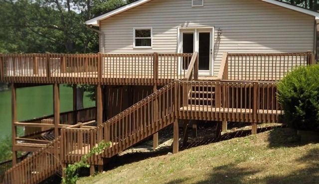 Lakefront Home with Covered Slip and Dock Booking 2026 Season! in Speedwell