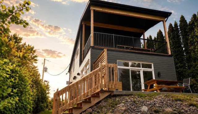 Lakefront & Stunning Views - Les 3 Soeurs in Hébertville
