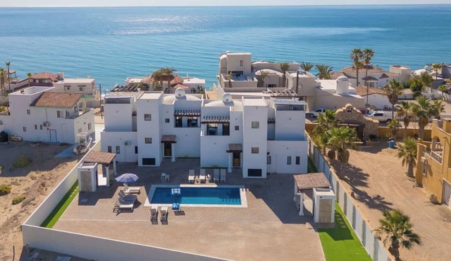 Las Conchas with a Pool and Steps to Beach Access in Las Conchas
