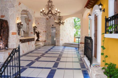 Los Arcos Suites