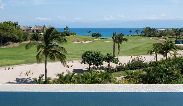 Lux Ocean & Bay Views, Full Access, 2 Golf Carts, Plunge Pool, Cook/Cleaning