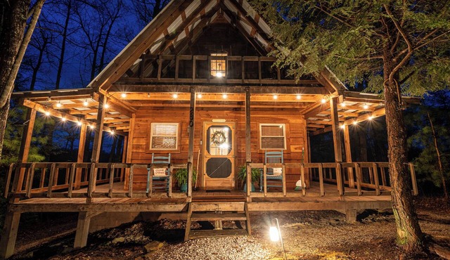 Luxe A-Frame: 5 Mins to Cave Run Lake close to RRG in Wellington