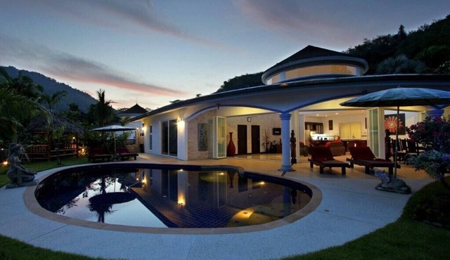 Luxurious, quiet, private Pool-Villa Eden, 7/7 housekeeper/butler in Phuket