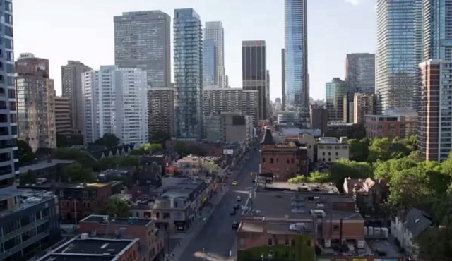 Luxury 2 Bed & 2 Bath Right Next To Subway In The Heart Of DT in Toronto
