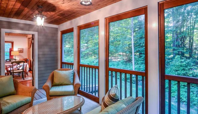 Luxury Alpine Retreat: A Premier Lodge Experience Near Dartmouth & Woodstock in Hartford