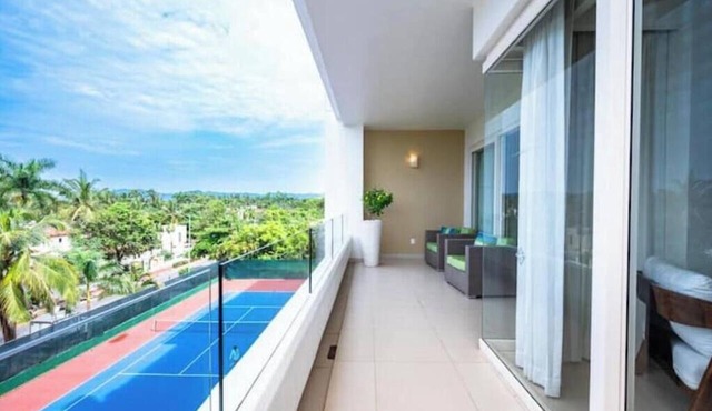 Luxury apartment with 5-star resort amenities