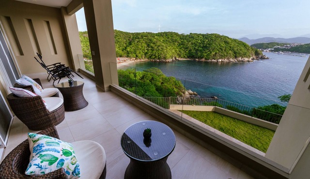Luxury Living with Dramatic Ocean Views