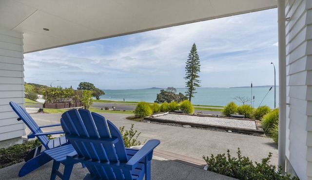 Maraetai Couples Retreat - Omana Beach Apartment in Auckland