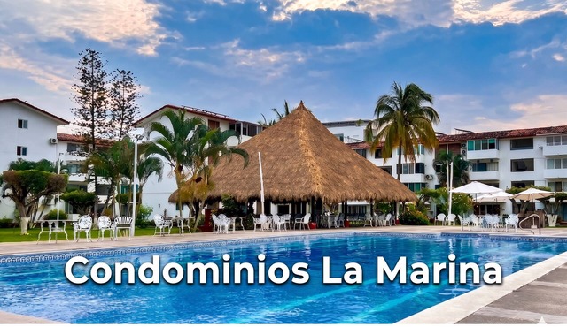 Marina Oceanview 4BR, two-bathroom with parking