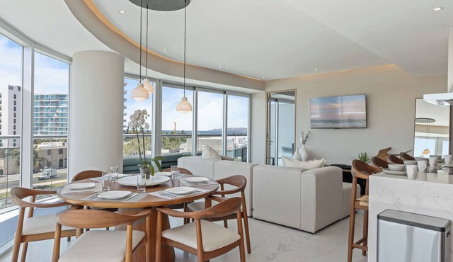 Modern 3BR Oasis | Rooftop Pool | Steps to Beach