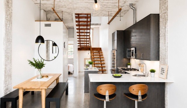 Modern Hood River Loft w/Rooftop Deck Near Waterfront & Downtown in Hood River