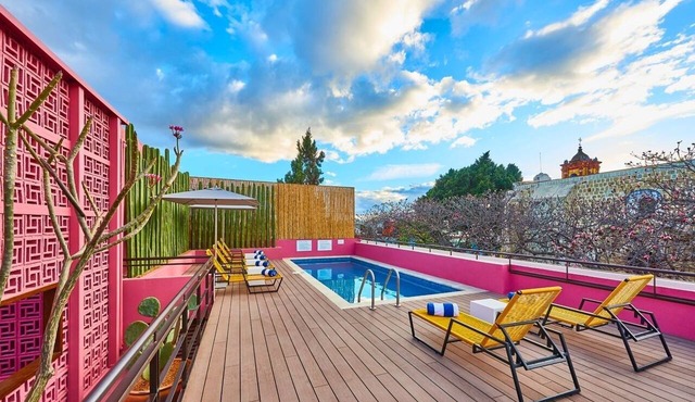 Modern Stay | 2 Double Beds Near Historic Center