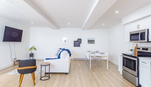 Modern Suite by Black Mountain Golf Club in Kelowna