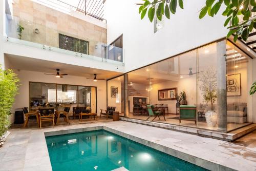 Moderna Casa de Lujo con Alberca Climatizada