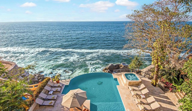 [NEW] 5-Star Oceanfront Estate | 7BR w/2 Infinity Pools, Jacuzzi, Full Staff, Shopping Services