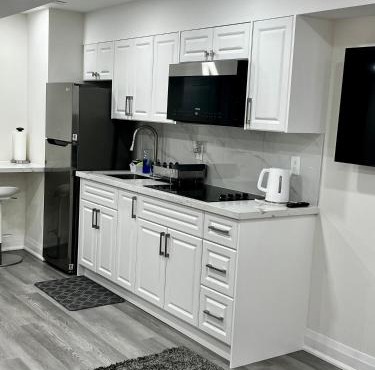 New Luxurious Studio Apartment in Brampton