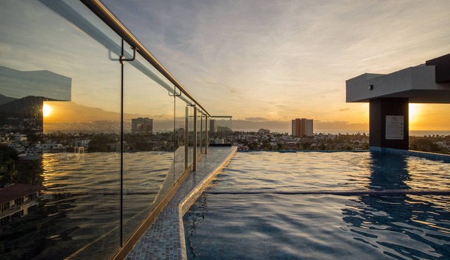 Niza Five Luxury Beach Apartments