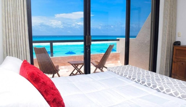 Ocean front 2 bd villa in Cancún