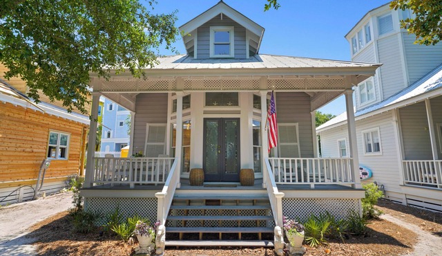 Only 2 Min Walk to Seaside Private Beaches! Renovated home + 2 Adult Bikes! in Santa Rosa Beach