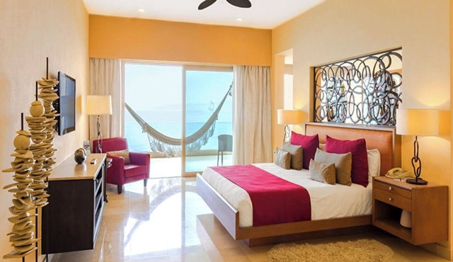 Panoramic Luxury Suite with Endless Views Puerto Vallarta with AC and Gym