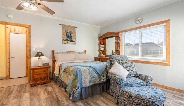 Peg's Place Efficiency Apt in Denison TX in Denison