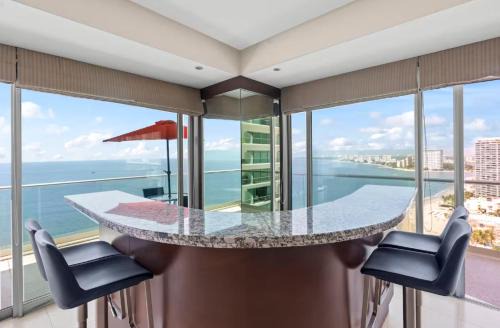 Peninsula Puerto Vallarta beachfront condos