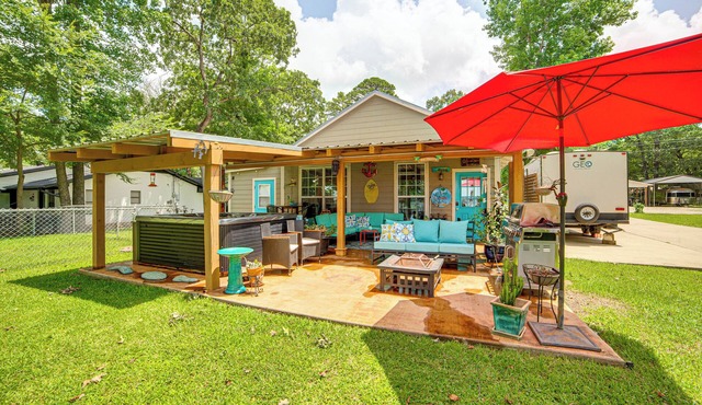 Pet-Friendly Lakefront Getaway w/Hot Tub! in Bullard