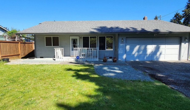 Private 2 bed 2 bath house in Everett