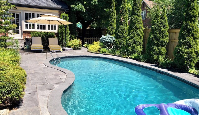 Private Modern Garden Suite with Pool, Sauna and Fitness Area in Brampton