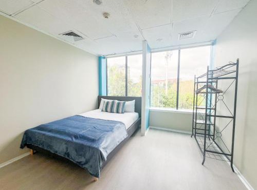 Private Room in Akl CBD Hostel, Near Train & Bus in Auckland